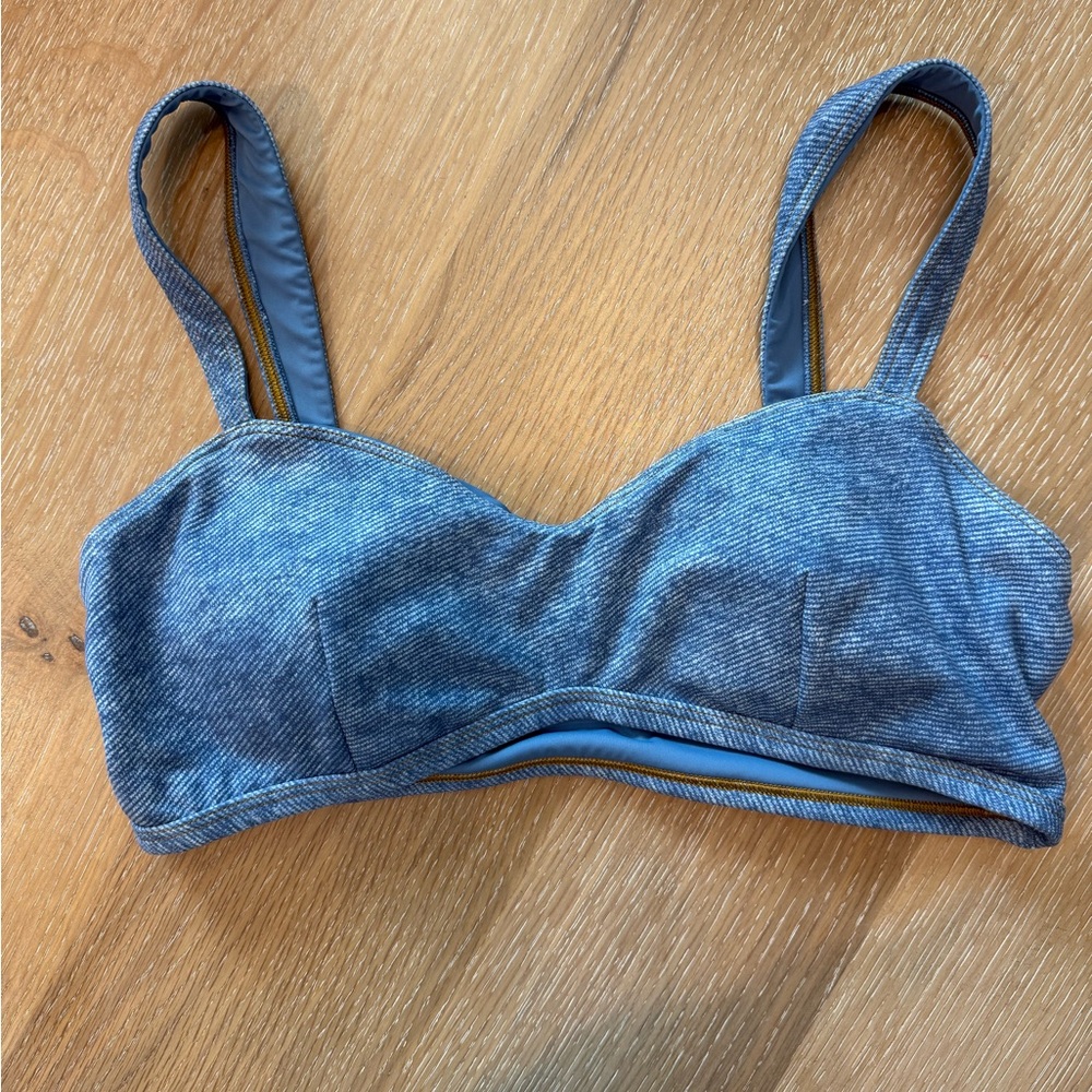 NWOT Lululemon Blue Sports Bra Medium Denim Look Strappy Athletic Yoga Top